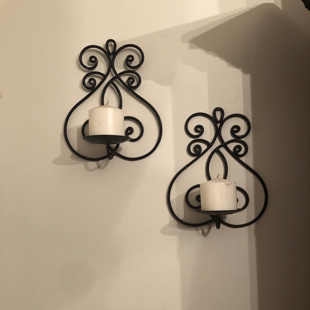 2 wall scones with candles